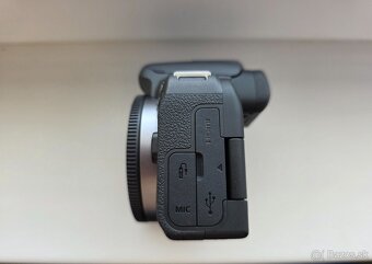 Canon EOS r10 Telo TOP stav - 3