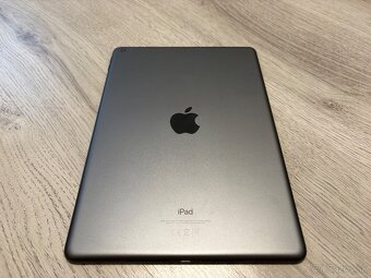 iPad 10,2” (2021) + Apple Smart Keyboard Case + stylus UNIQ - 3