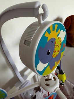 Kolotoč nad postieľku - 3