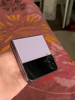 samsung galaxy z flip 4 - 3