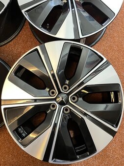 5x108 R19 originál POLESTAR 2 - dvourozměr - 3