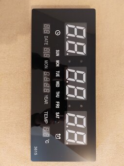 LED digitálne nástenné hodiny s kalendárom a teplomerom - 3