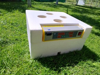 Plneautomatická liaheň na 48 vajec - 3