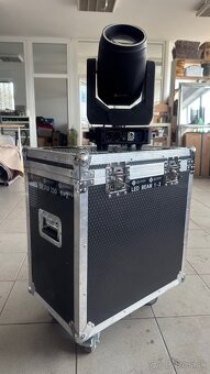 Predám rotačné hlavy LED Beam 200 s case - 3