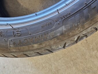 225/45R17 - 3