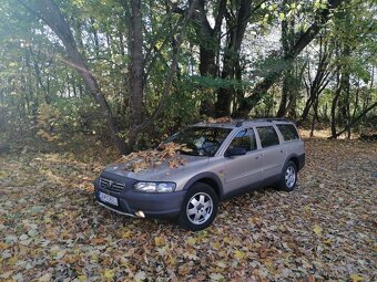 Predám Volvo XC70 2,5T AWD Crosscountry 154kw. - 3