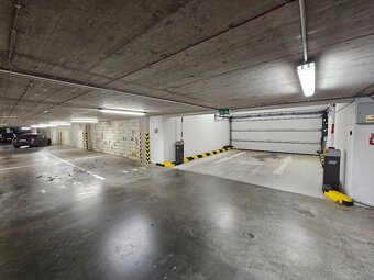 Garážové státie - 3
