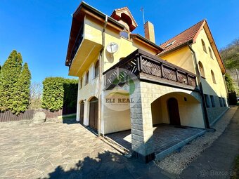 Exkluzívne bývanie na troch poschodiach s veľkou záhradou a  - 3