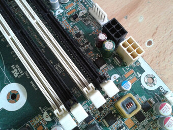 zakladna doska pc skylake 6+4pin 30e a notebookova 15e - 3