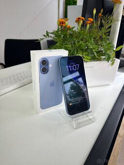 Apple iPhone 17 256GB - 3