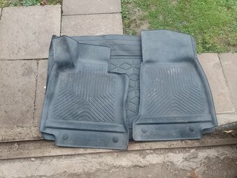 Predám gumené rohože kodiaq Superb 3 mercedes E - 3