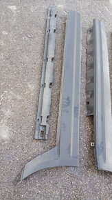 BMW X3 E83, X1 F48 plastové prahy - 3