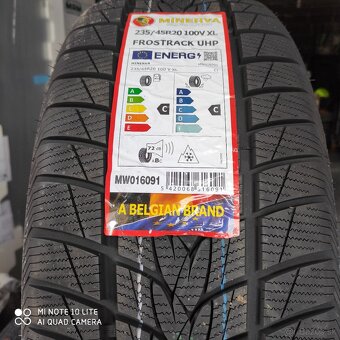 Zimné pneumatiky 235/45 R20 - 3
