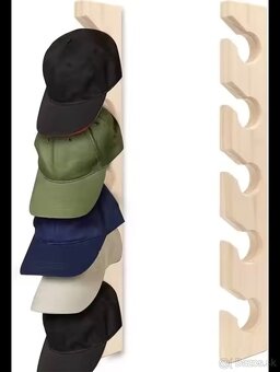 Drevený držiak na šiltovky - 3