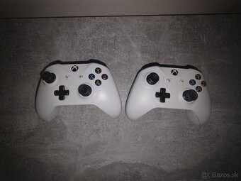 Xbox One S + 2 ovládače + hry - 3