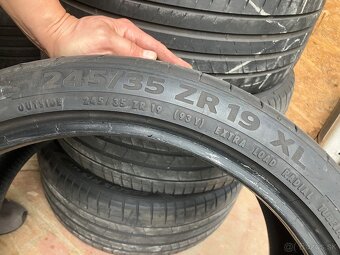 Continental 245/35 R19 letné - 3