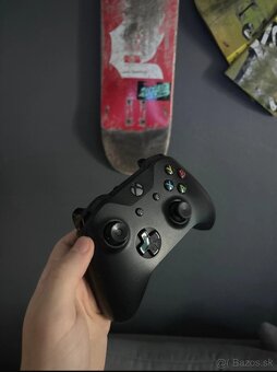 Xbox one x - 3