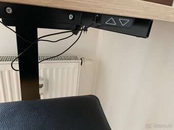 Predám elektricky polohovaci stôl so zmenou výšky - 3