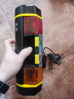 Nepoužitý lampáš a viacúčlová lampa aj jednotlivo - 3