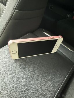 Apple iPhone SE - 32GB (2016) - 3