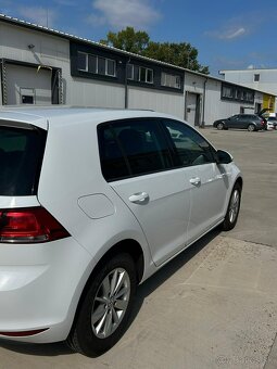 VW Golf 7 1,6 TDI 66kw, biela farba, manuál 5 r.v. 2014 - 3
