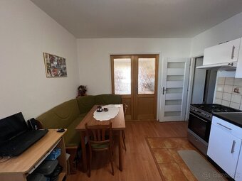 Na predaj 2 izbový slnečny a zrekonšt.byt vo Valaskej s balk - 3