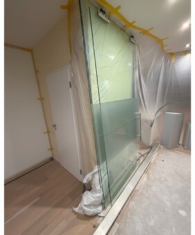 Sklenená deliaca stena - 3