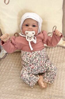 Realistická bábika Eli - 3