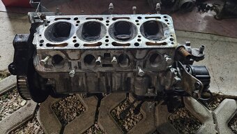 Hlava Lancia Fiat 2.0 85kw - 3