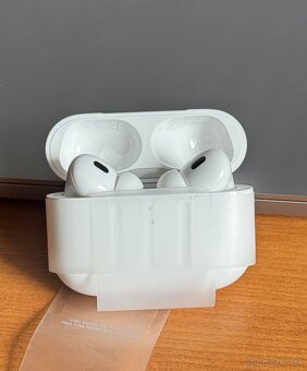 Apple AirPods Pro 2 2024 USB C - nové rok zaruka - 3