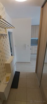 VILADOM KOMENSKÉHO 24A- 1 izb.byt, balk+vonk. park. - 3