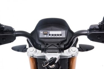 Predám detskú motorku Aprilia Dorsoduro 900 - 3