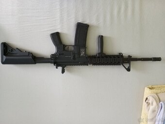 Puška AR-15 - 3