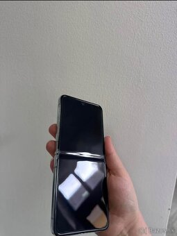 Samsung galaxy Z Flip5 - 3