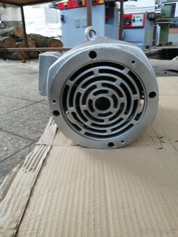 Elektromotor MEZ Mohelnice 3kW, 940 ot /min, 400V - 3