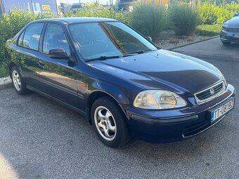 Honda Civic 1.5 V-tec sedan - 3
