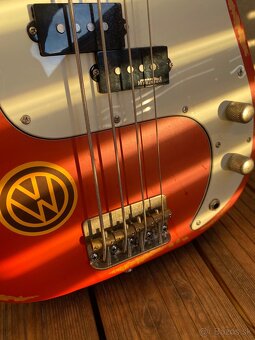 Vintage V4 Icon Bass - 3