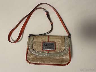 Crossbody kabelka GUESS - 3