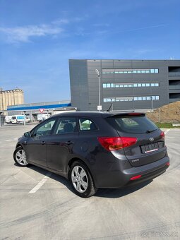 🚗 Kia Ceed 1.4 CRDi (kombi) - 3