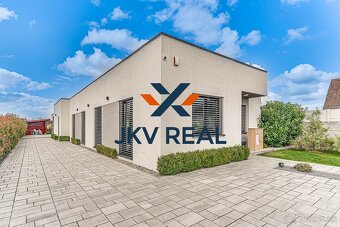 Moderný 5-izbový rodinný dom s bazénom a altánkom | Veľké Úľ - 3