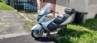 Suzuki Burgman 650 - 3