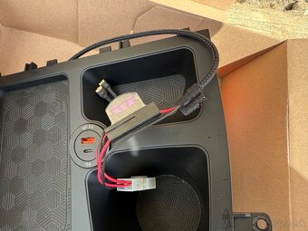 Bezdrôtová nabíjačka pre BMW F20/F21/F22/F23 - 3