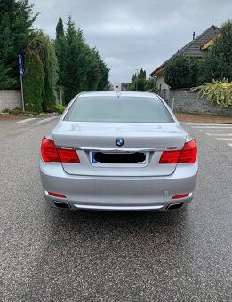 BMW 750i - 3