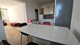 Priestranný 3-izbový Byt na PREDAJ - 3