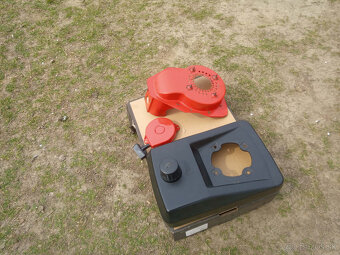 benzínová nádrž, chladiaci plech a štartér na Vari - 3