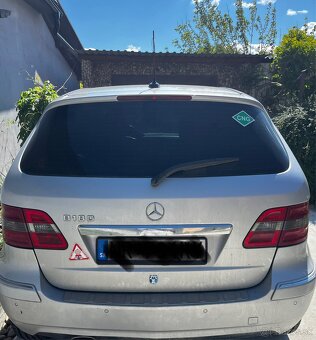 Mercedes B180 - 3
