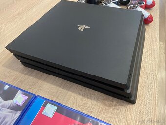 Predám PS 4 pro - 3