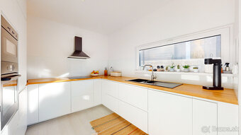 Na predaj priestranný 4-izbový dom v Stupave - 3