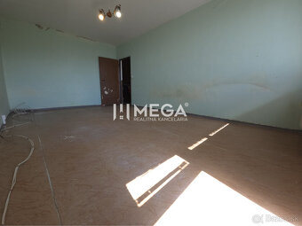 NA PREDAJ: 3-izbový byt s potenciálom – Michalovce, Okružná - 3