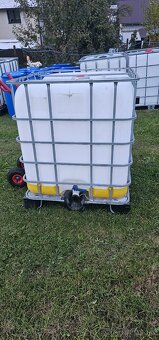 Plastová nádrž 1000l.(IBC kontajner) - 3